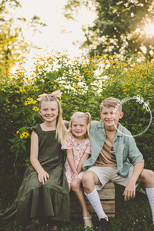 Summer sibling photo