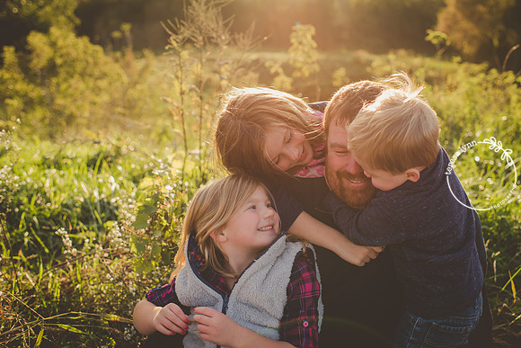 Dad and kids photo