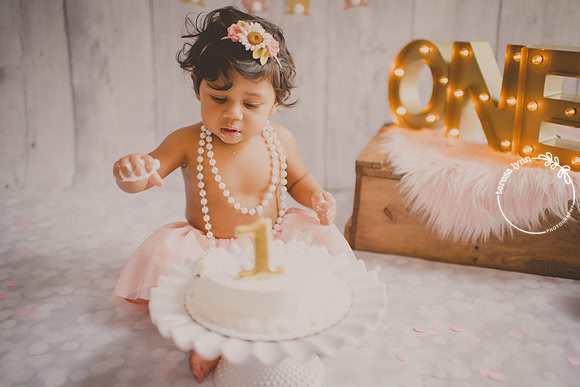pink and gold cake smash session